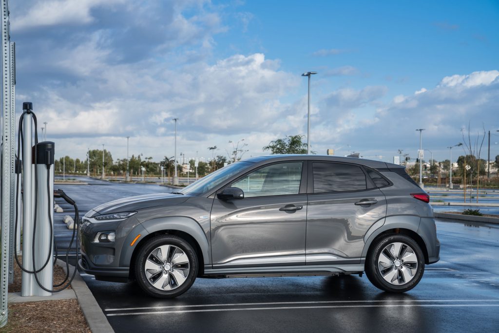 Hyundai ในการเรียกคืน Kona Electric เพื่อเปลี่ยนชุดแบตเตอรี่